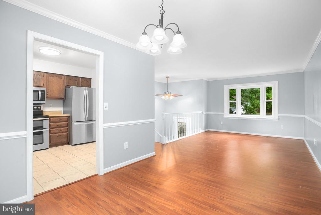 10608 HOLLEYBROOKE DR, SPOTSYLVANIA, Virginia 22553, 4 Bedrooms Bedrooms, ,3 BathroomsBathrooms,Residential,10608 HOLLEYBROOKE DR,VASP2041912 MLS # VASP2041912