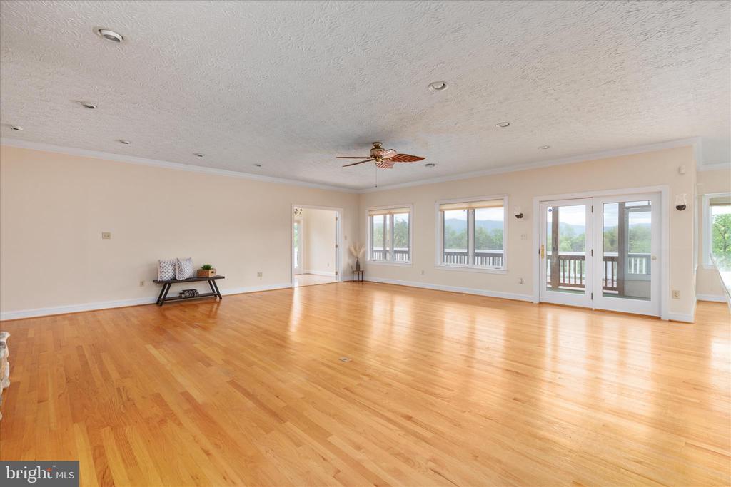 1050 ALMOND DR, LURAY, Virginia 22835, 5 Bedrooms Bedrooms, ,4 BathroomsBathrooms,Residential,1050 ALMOND DR,VAPA2006388 MLS # VAPA2006388