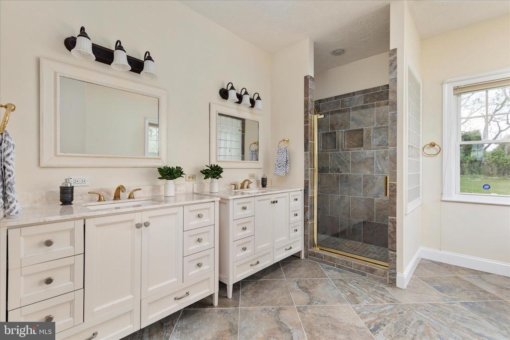 1050 ALMOND DR, LURAY, Virginia 22835, 5 Bedrooms Bedrooms, ,4 BathroomsBathrooms,Residential,1050 ALMOND DR,VAPA2006388 MLS # VAPA2006388