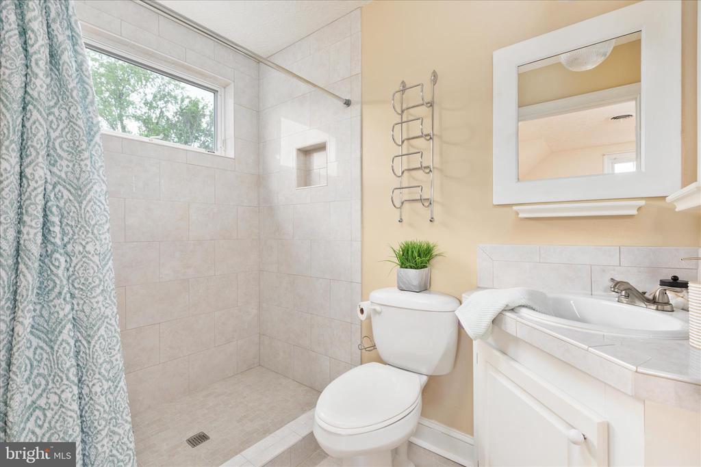 1050 ALMOND DR, LURAY, Virginia 22835, 5 Bedrooms Bedrooms, ,4 BathroomsBathrooms,Residential,1050 ALMOND DR,VAPA2006388 MLS # VAPA2006388