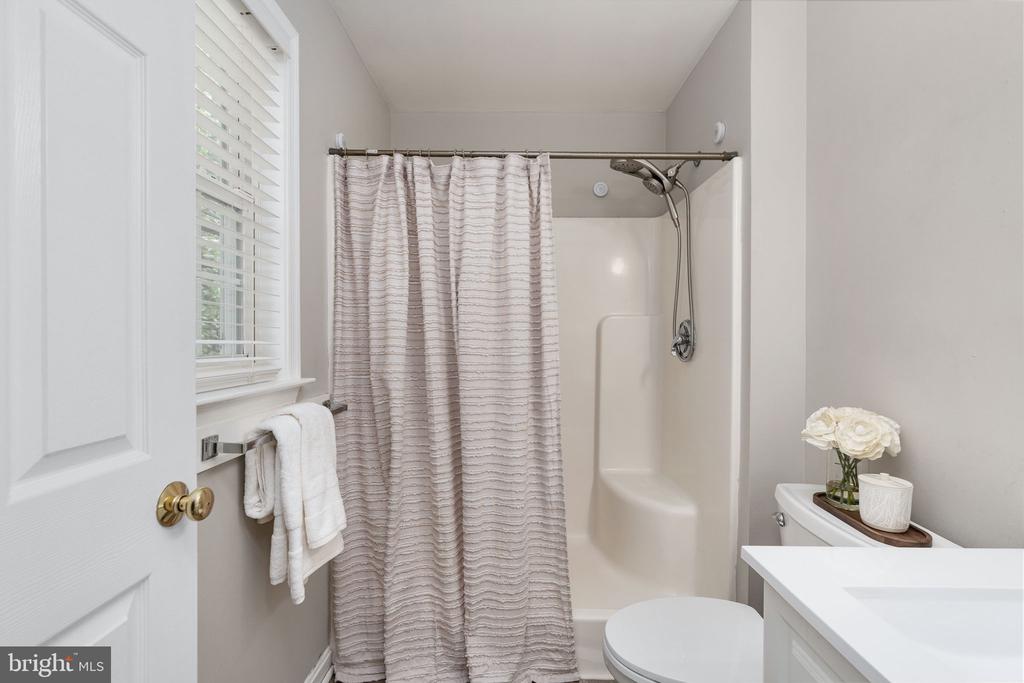 3150 SARETH LN, LOCUST GROVE, Virginia 22508, 3 Bedrooms Bedrooms, ,2 BathroomsBathrooms,Residential,3150 SARETH LN,VAOR2014062 MLS # VAOR2014062