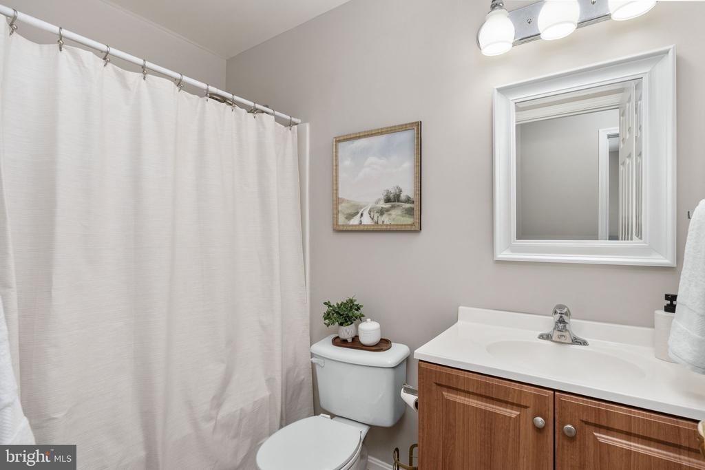 3150 SARETH LN, LOCUST GROVE, Virginia 22508, 3 Bedrooms Bedrooms, ,2 BathroomsBathrooms,Residential,3150 SARETH LN,VAOR2014062 MLS # VAOR2014062