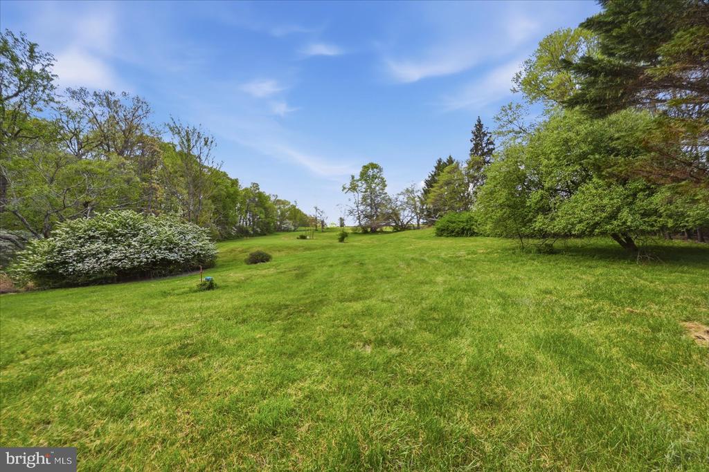 2674 FIVE POINTS RD, MARSHALL, Virginia 20115, 2 Bedrooms Bedrooms, ,2 BathroomsBathrooms,Residential,2674 FIVE POINTS RD,VAFQ2021996 MLS # VAFQ2021996