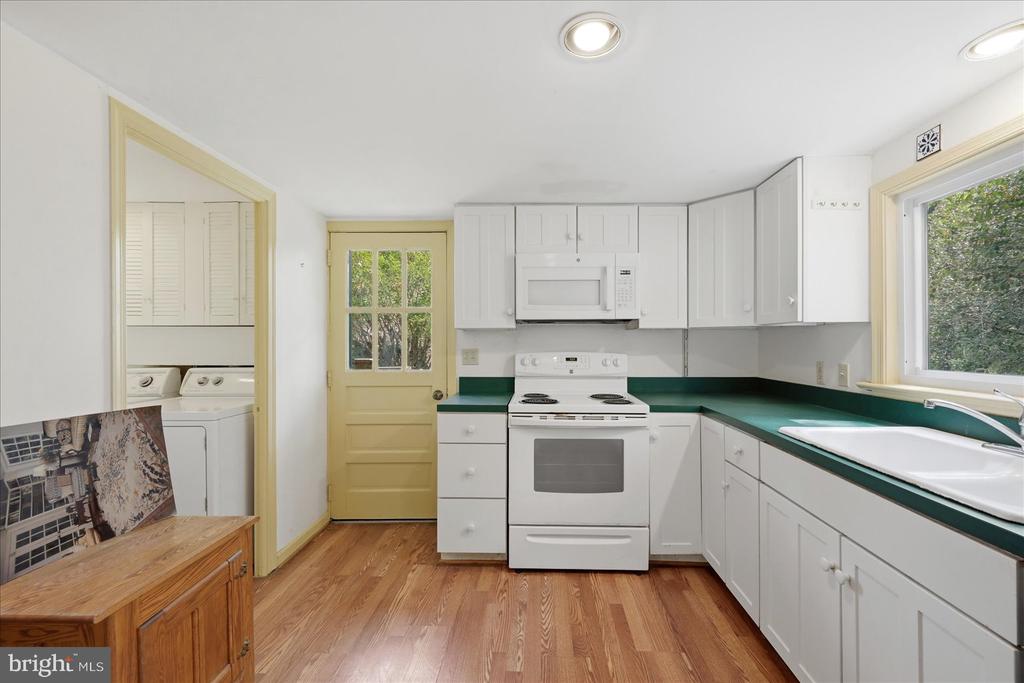 2674 FIVE POINTS RD, MARSHALL, Virginia 20115, 2 Bedrooms Bedrooms, ,2 BathroomsBathrooms,Residential,2674 FIVE POINTS RD,VAFQ2021996 MLS # VAFQ2021996 2674 FIVE POINTS RD, MARSHALL, Virginia 20115, 2 Bedrooms Bedrooms, ,2 BathroomsBathrooms,Residential,2674 FIVE POINTS RD,VAFQ2021996 MLS # VAFQ2021996
