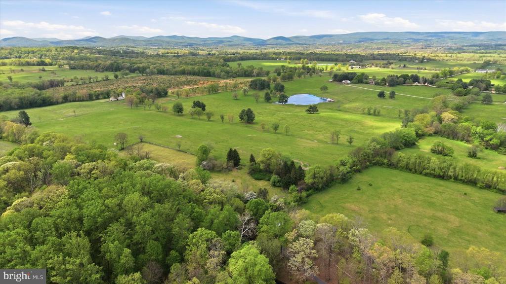2674 FIVE POINTS RD, MARSHALL, Virginia 20115, 2 Bedrooms Bedrooms, ,2 BathroomsBathrooms,Residential,2674 FIVE POINTS RD,VAFQ2021996 MLS # VAFQ2021996 2674 FIVE POINTS RD, MARSHALL, Virginia 20115, 2 Bedrooms Bedrooms, ,2 BathroomsBathrooms,Residential,2674 FIVE POINTS RD,VAFQ2021996 MLS # VAFQ2021996