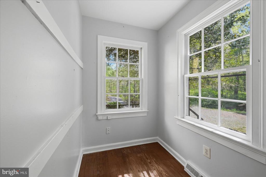 2674 FIVE POINTS RD, MARSHALL, Virginia 20115, 2 Bedrooms Bedrooms, ,2 BathroomsBathrooms,Residential,2674 FIVE POINTS RD,VAFQ2021996 MLS # VAFQ2021996 2674 FIVE POINTS RD, MARSHALL, Virginia 20115, 2 Bedrooms Bedrooms, ,2 BathroomsBathrooms,Residential,2674 FIVE POINTS RD,VAFQ2021996 MLS # VAFQ2021996
