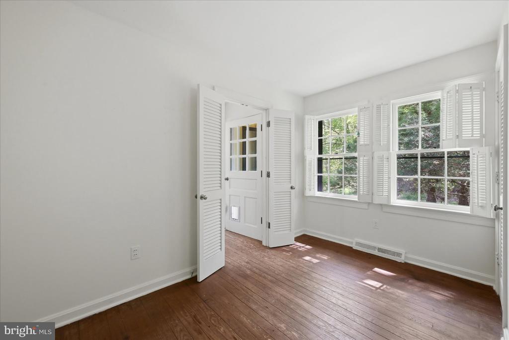 2674 FIVE POINTS RD, MARSHALL, Virginia 20115, 2 Bedrooms Bedrooms, ,2 BathroomsBathrooms,Residential,2674 FIVE POINTS RD,VAFQ2021996 MLS # VAFQ2021996 2674 FIVE POINTS RD, MARSHALL, Virginia 20115, 2 Bedrooms Bedrooms, ,2 BathroomsBathrooms,Residential,2674 FIVE POINTS RD,VAFQ2021996 MLS # VAFQ2021996