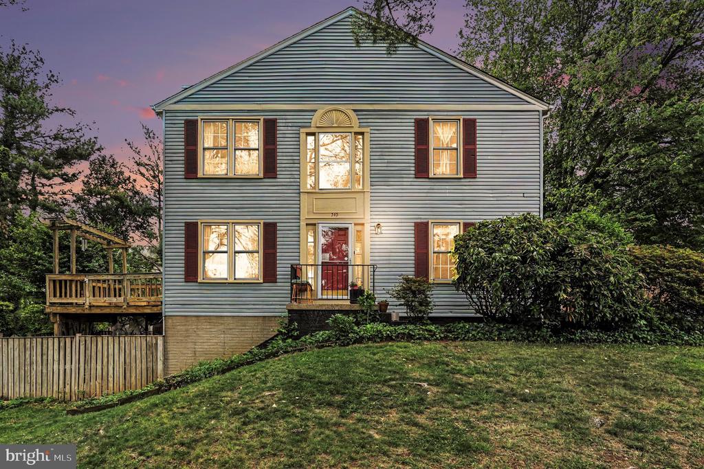 740 CHERRY TREE LN, WARRENTON, Virginia 20186, 4 Bedrooms Bedrooms, ,3 BathroomsBathrooms,Residential,740 CHERRY TREE LN,VAFQ2022098 MLS # VAFQ2022098