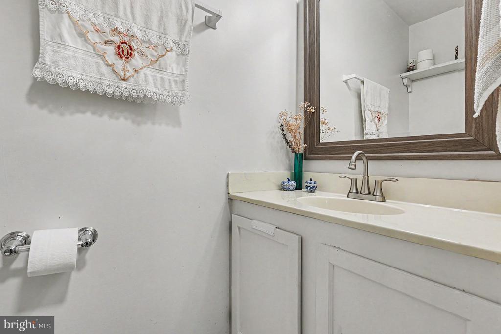740 CHERRY TREE LN, WARRENTON, Virginia 20186, 4 Bedrooms Bedrooms, ,3 BathroomsBathrooms,Residential,740 CHERRY TREE LN,VAFQ2022098 MLS # VAFQ2022098