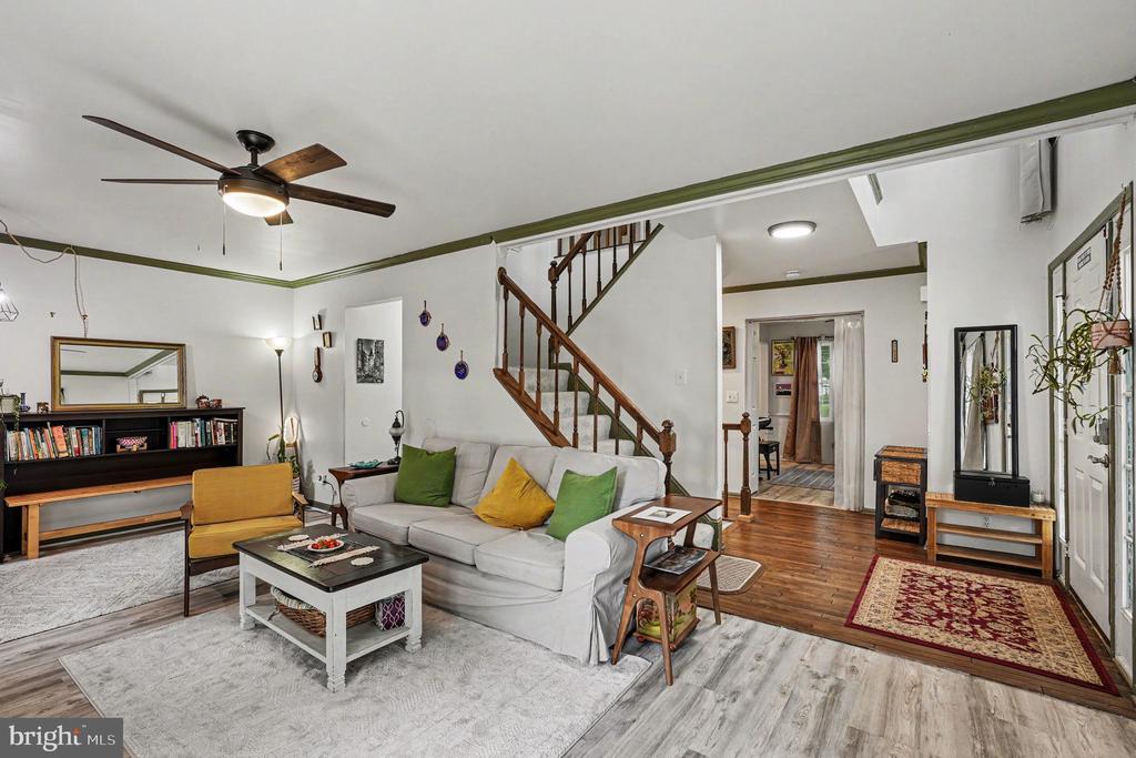 740 CHERRY TREE LN, WARRENTON, Virginia 20186, 4 Bedrooms Bedrooms, ,3 BathroomsBathrooms,Residential,740 CHERRY TREE LN,VAFQ2022098 MLS # VAFQ2022098
