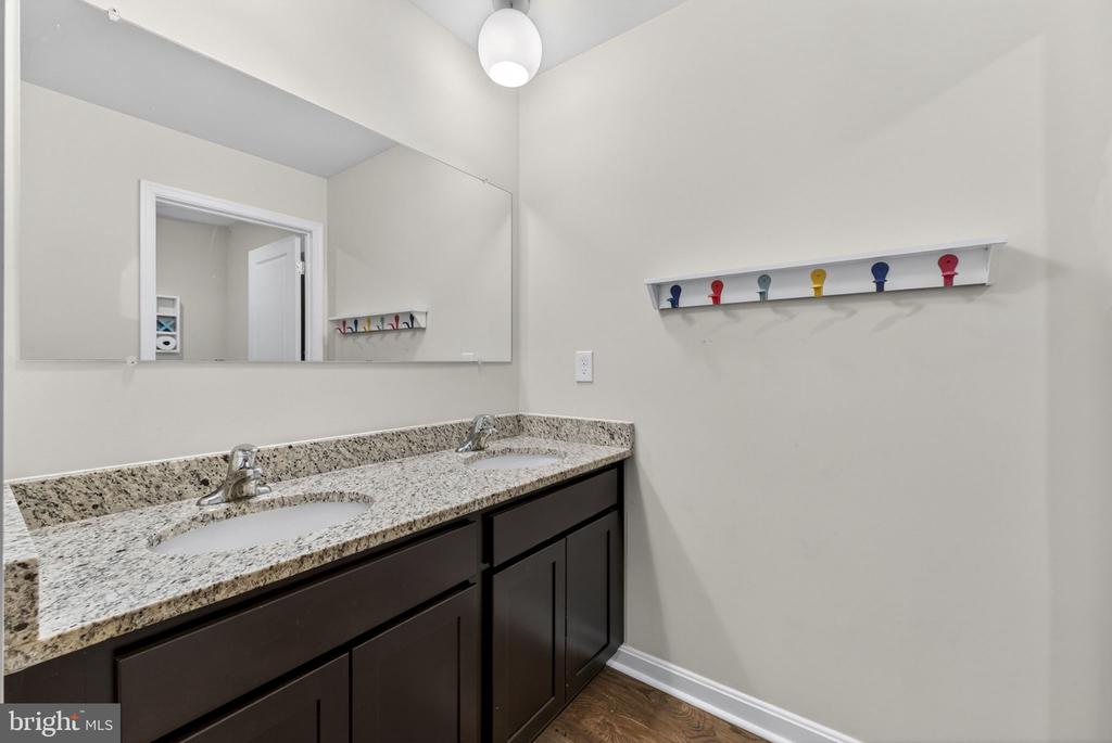 35466 QUAIL MEADOW LN, LOCUST GROVE, Virginia 22508, 6 Bedrooms Bedrooms, ,3 BathroomsBathrooms,Residential,35466 QUAIL MEADOW LN,VAOR2014212 MLS # VAOR2014212