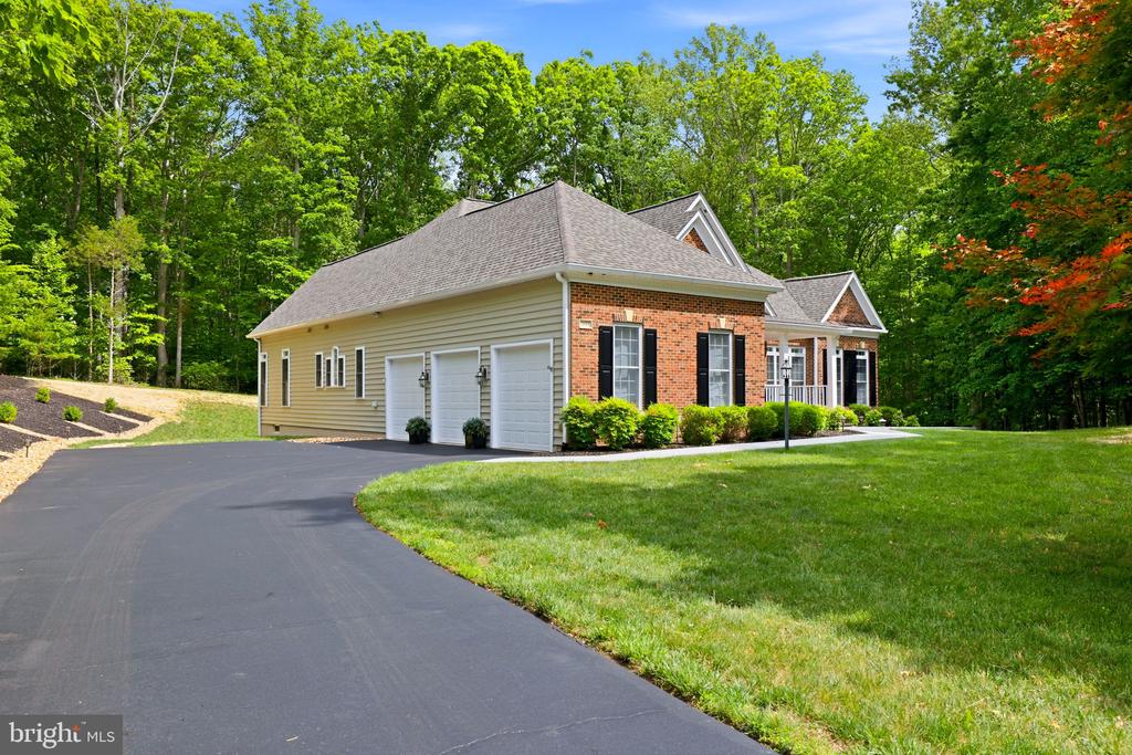 7308 GLENHAVEN DR, FREDERICKSBURG, Virginia 22407, 4 Bedrooms Bedrooms, ,3 BathroomsBathrooms,Residential,7308 GLENHAVEN DR,VASP2040648 MLS # VASP2040648