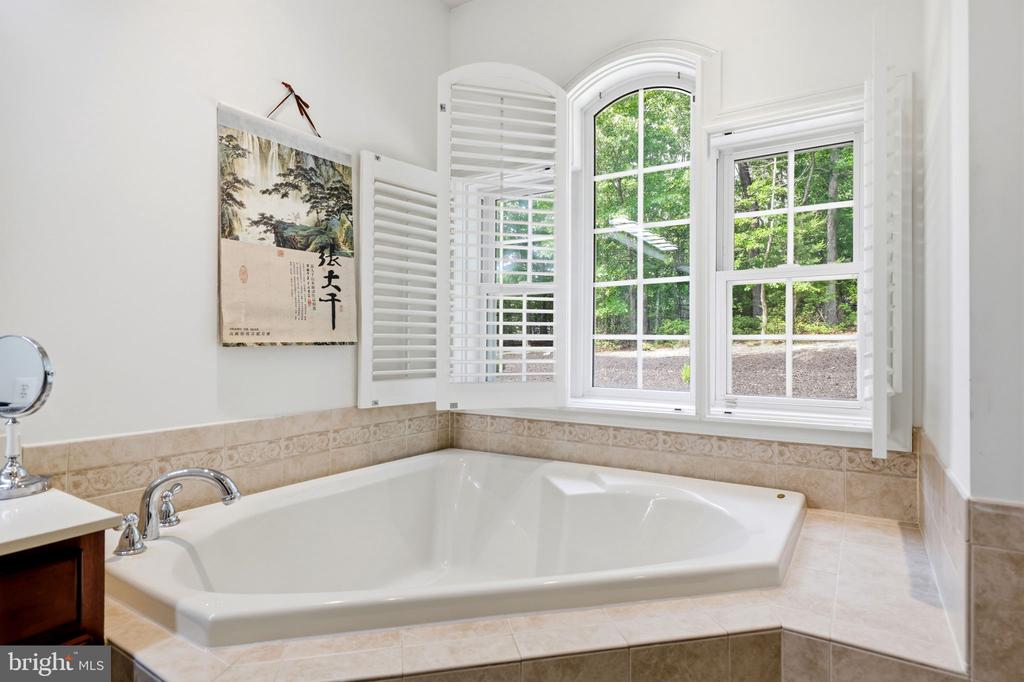 7308 GLENHAVEN DR, FREDERICKSBURG, Virginia 22407, 4 Bedrooms Bedrooms, ,3 BathroomsBathrooms,Residential,7308 GLENHAVEN DR,VASP2040648 MLS # VASP2040648
