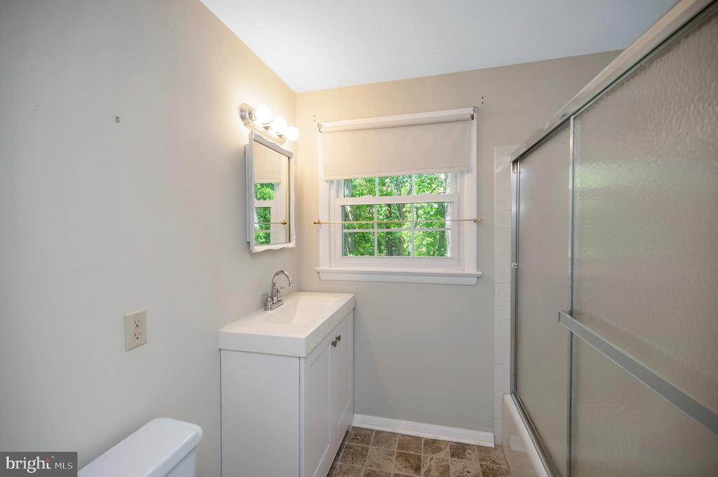 139 LARKSPUR LN, LOCUST GROVE, Virginia 22508, 4 Bedrooms Bedrooms, ,3 BathroomsBathrooms,Residential,139 LARKSPUR LN,VAOR2014164 MLS # VAOR2014164