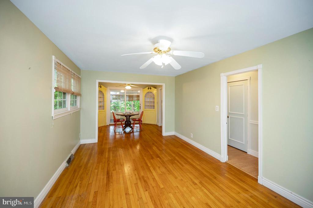 139 LARKSPUR LN, LOCUST GROVE, Virginia 22508, 4 Bedrooms Bedrooms, ,3 BathroomsBathrooms,Residential,139 LARKSPUR LN,VAOR2014164 MLS # VAOR2014164