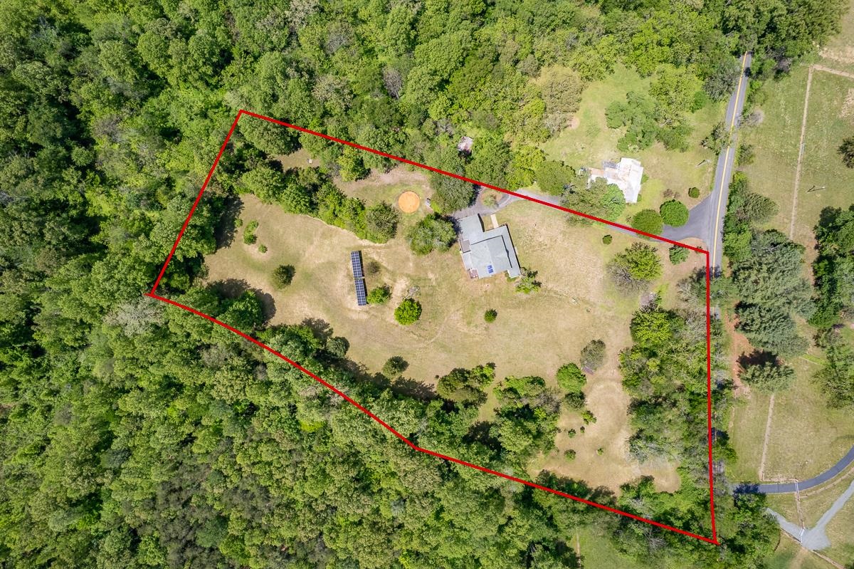 6070 FREDERICKSBURG RD, BARBOURSVILLE, Virginia 22923, 4 Bedrooms Bedrooms, ,3 BathroomsBathrooms,Residential,6070 FREDERICKSBURG RD,677191 MLS # 677191