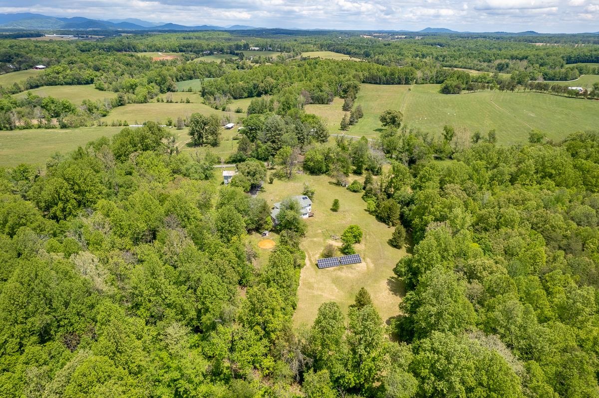 6070 FREDERICKSBURG RD, BARBOURSVILLE, Virginia 22923, 4 Bedrooms Bedrooms, ,3 BathroomsBathrooms,Residential,6070 FREDERICKSBURG RD,677191 MLS # 677191