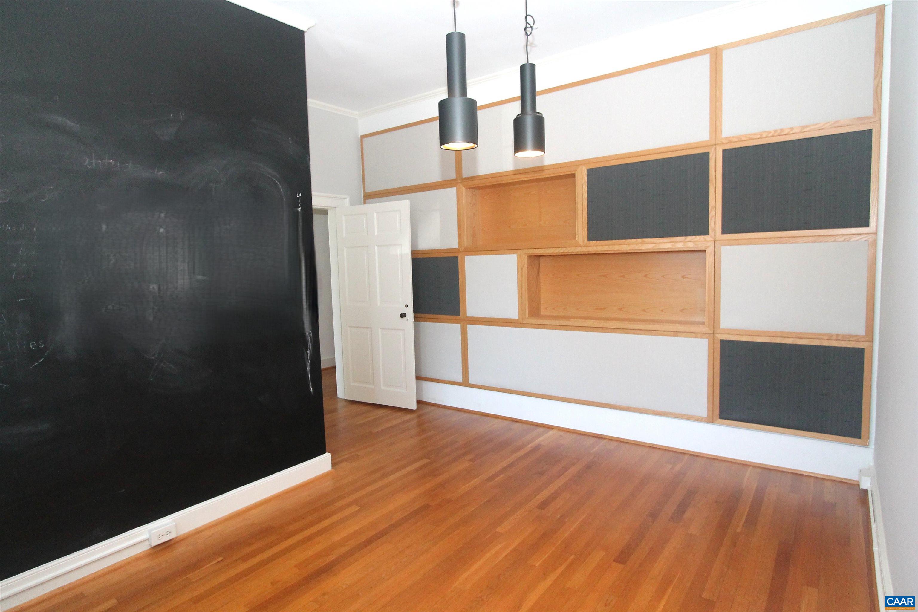 412 E JEFFERSON ST, CHARLOTTESVILLE, Virginia 22902, 2 Bedrooms Bedrooms, ,Residential,412 E JEFFERSON ST,677214 MLS # 677214