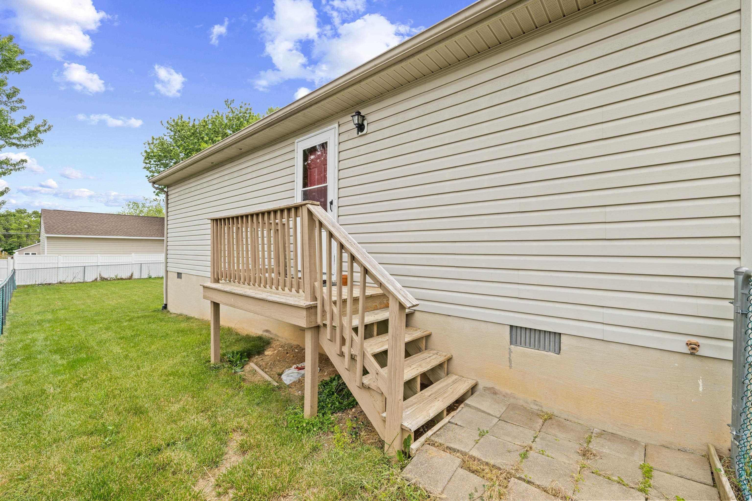 1005 D ST, WAYNESBORO, Virginia 22980, 3 Bedrooms Bedrooms, ,1 BathroomBathrooms,Residential,1005 D ST,677219 MLS # 677219