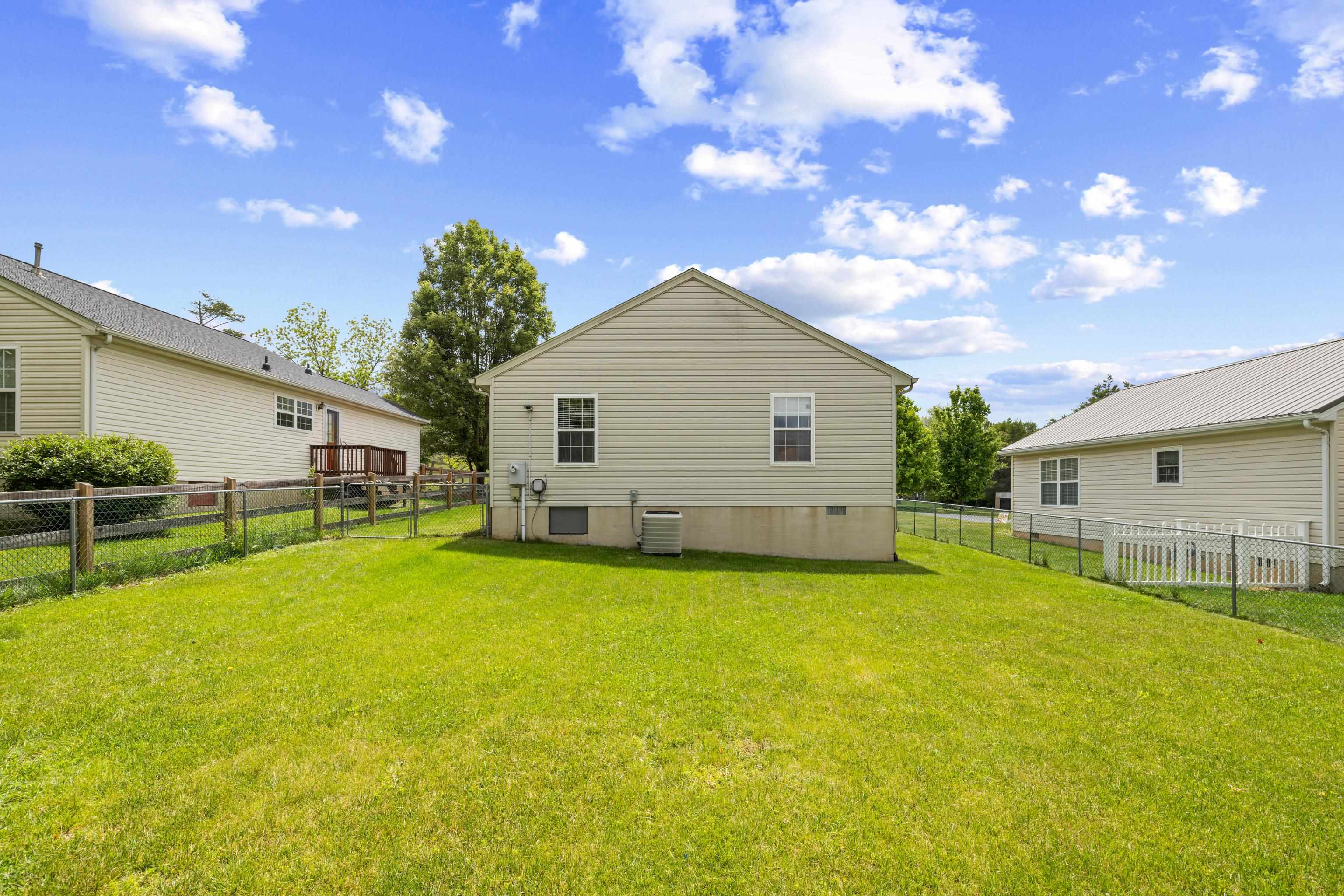 1005 D ST, WAYNESBORO, Virginia 22980, 3 Bedrooms Bedrooms, ,1 BathroomBathrooms,Residential,1005 D ST,677219 MLS # 677219