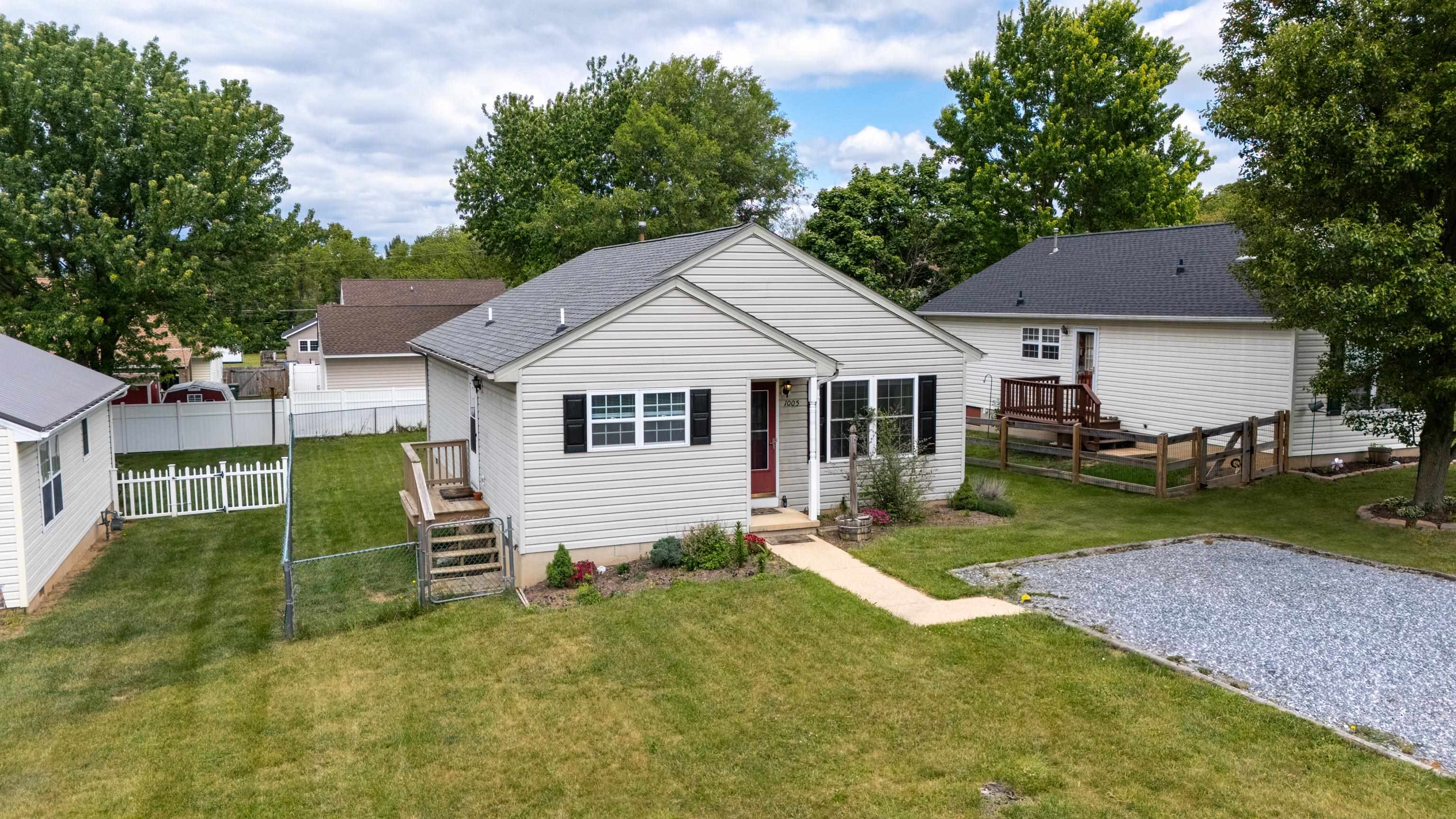 1005 D ST, WAYNESBORO, Virginia 22980, 3 Bedrooms Bedrooms, ,1 BathroomBathrooms,Residential,1005 D ST,677219 MLS # 677219