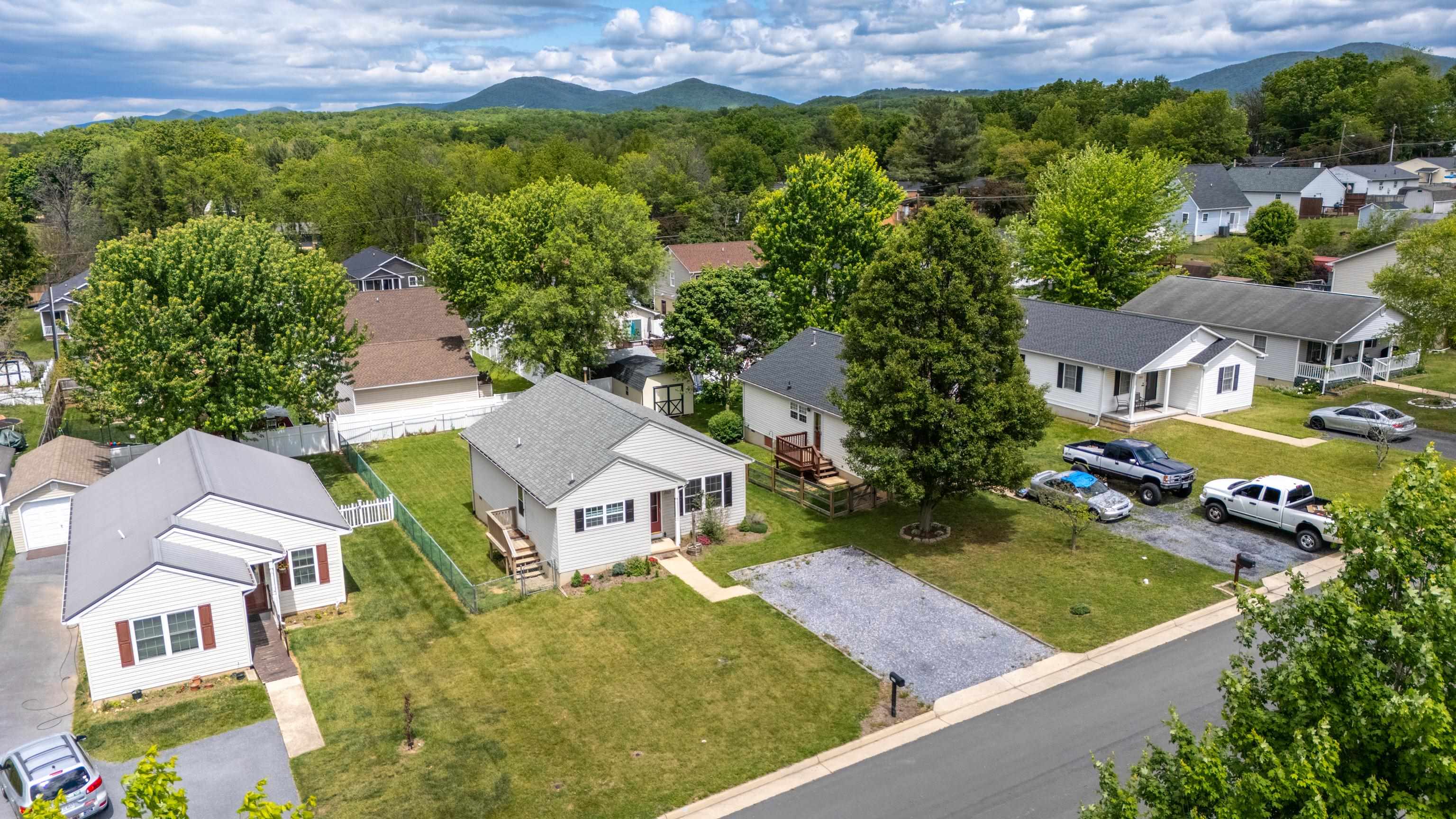 1005 D ST, WAYNESBORO, Virginia 22980, 3 Bedrooms Bedrooms, ,1 BathroomBathrooms,Residential,1005 D ST,677219 MLS # 677219
