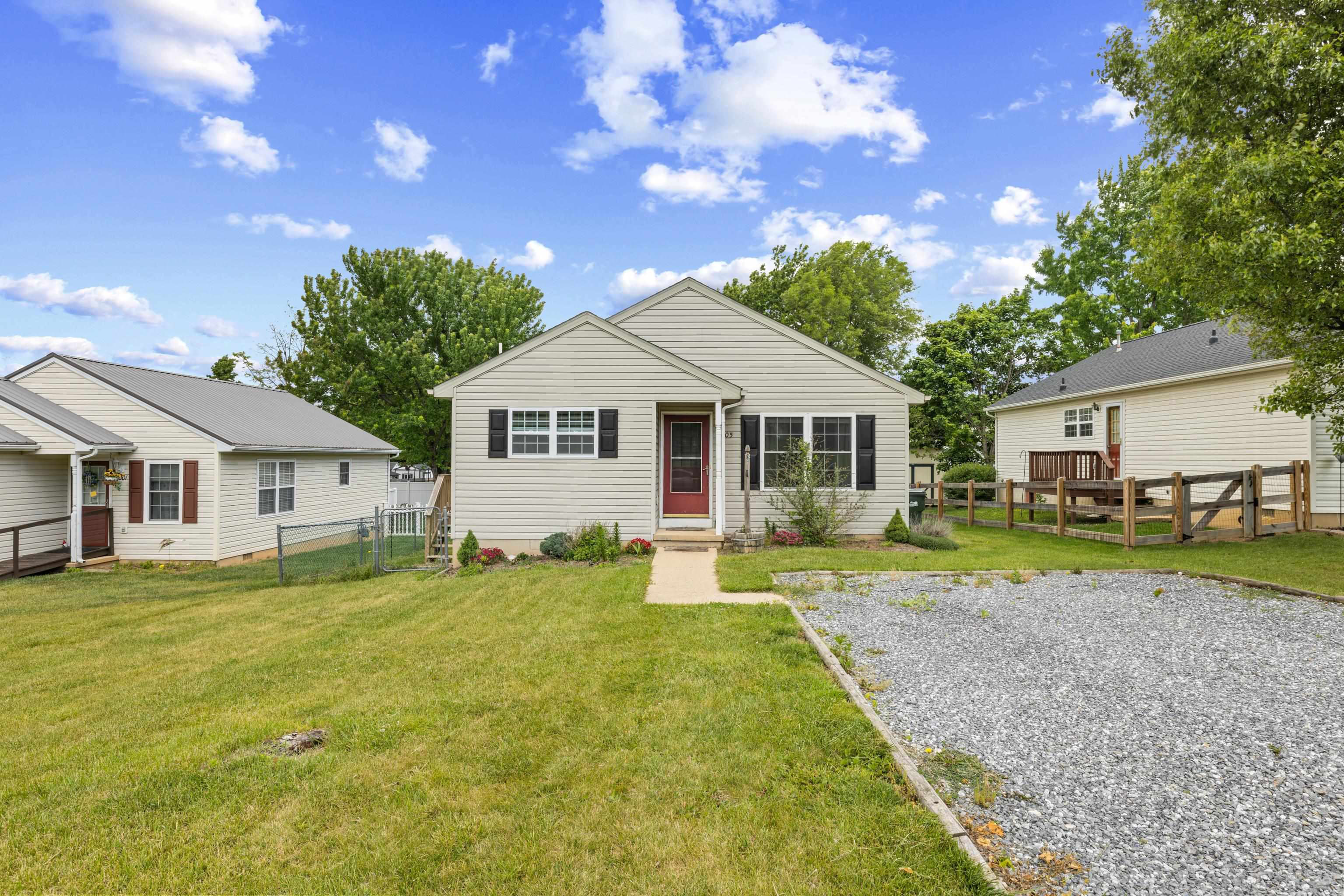 1005 D ST, WAYNESBORO, Virginia 22980, 3 Bedrooms Bedrooms, ,1 BathroomBathrooms,Residential,1005 D ST,677219 MLS # 677219