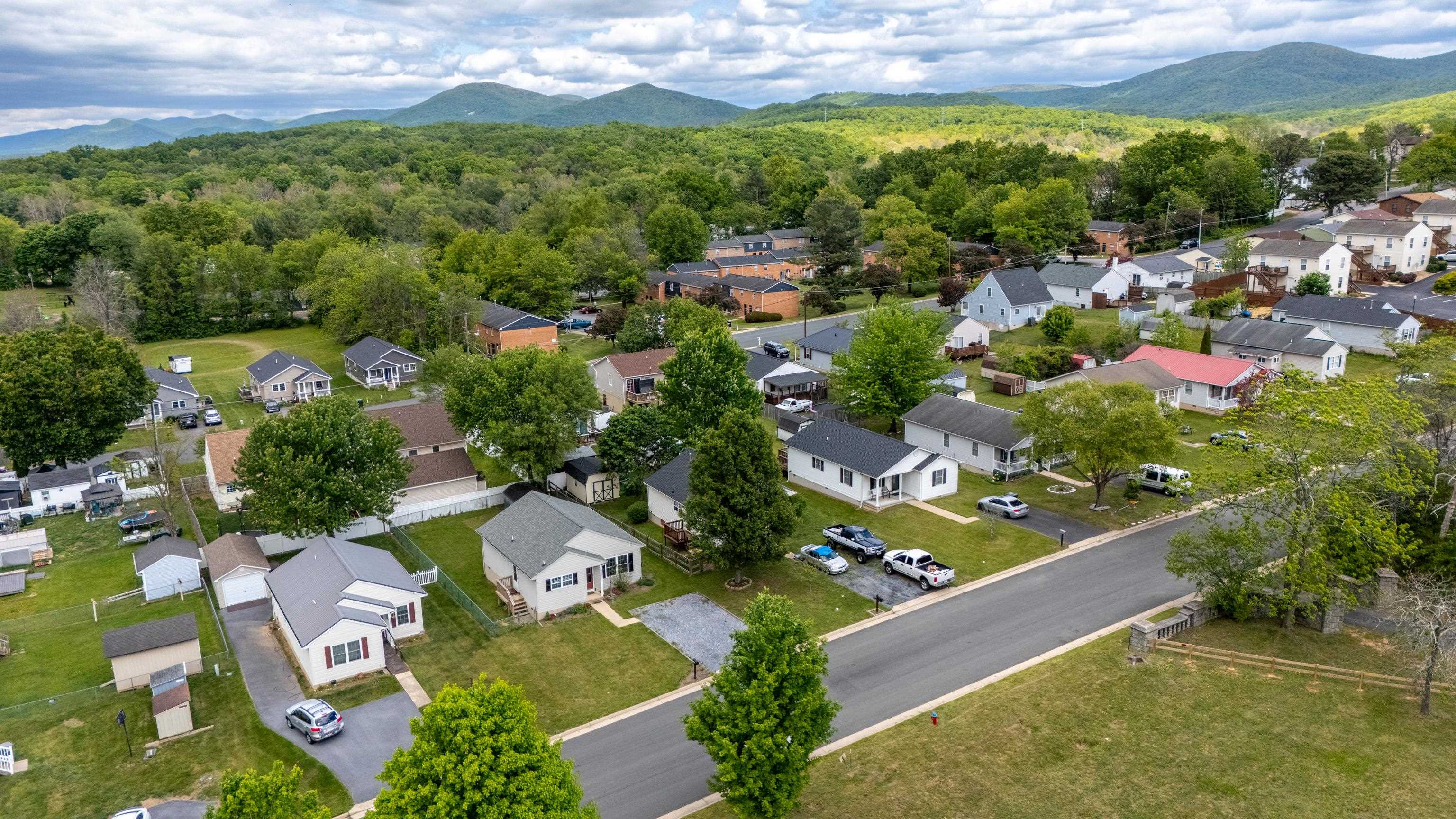 1005 D ST, WAYNESBORO, Virginia 22980, 3 Bedrooms Bedrooms, ,1 BathroomBathrooms,Residential,1005 D ST,677219 MLS # 677219