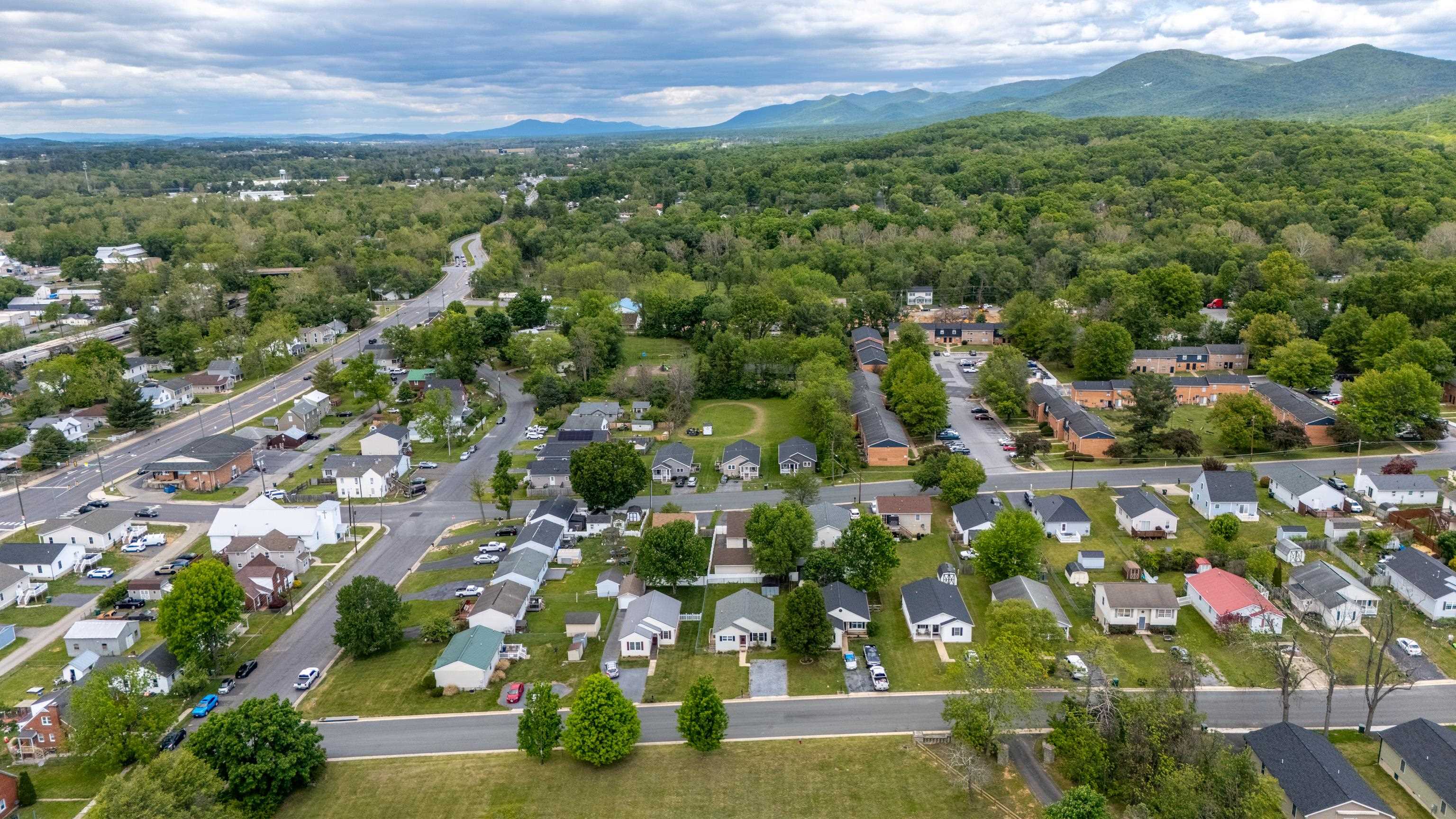 1005 D ST, WAYNESBORO, Virginia 22980, 3 Bedrooms Bedrooms, ,1 BathroomBathrooms,Residential,1005 D ST,677219 MLS # 677219