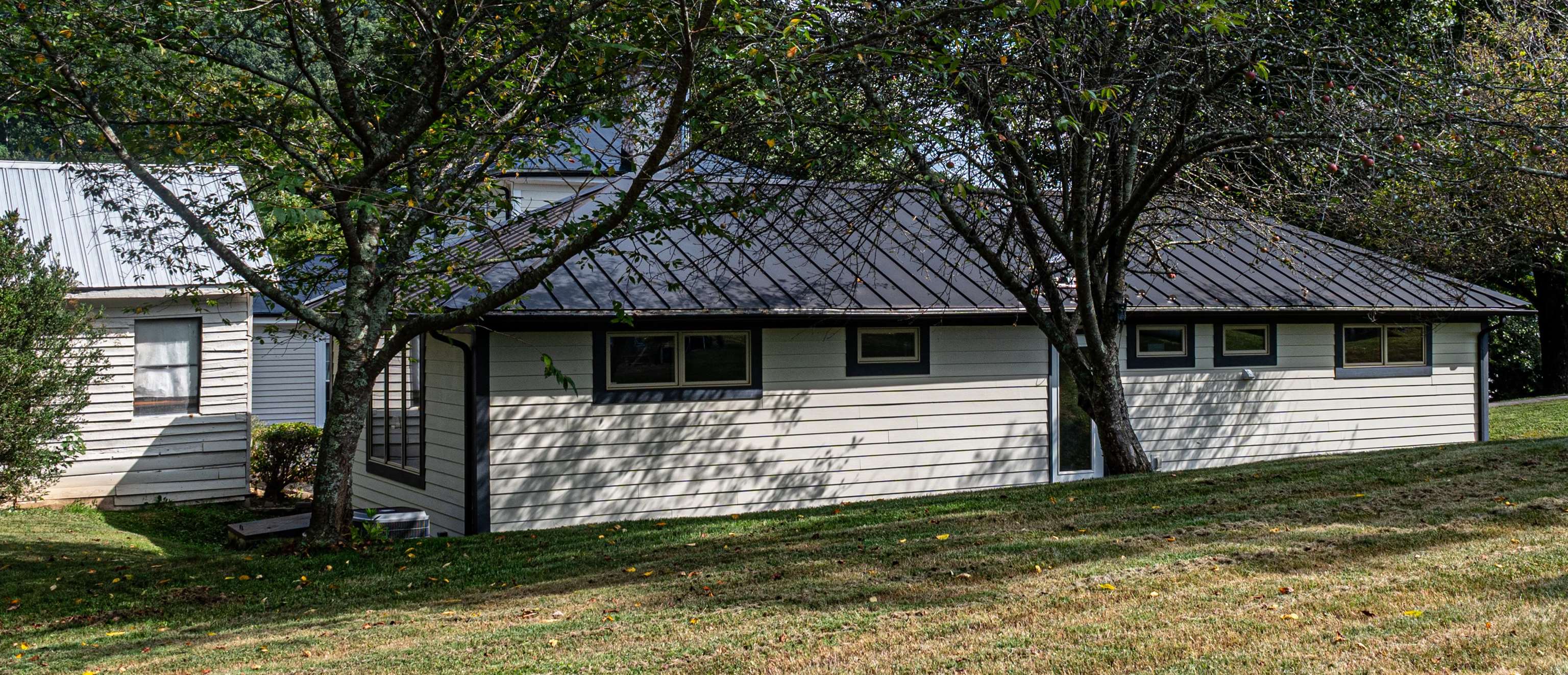 19 MT HERMON RD, MIDDLEBROOK, Virginia 24459, 4 Bedrooms Bedrooms, ,2 BathroomsBathrooms,Residential,Memories Farm House,19 MT HERMON RD,677220 MLS # 677220