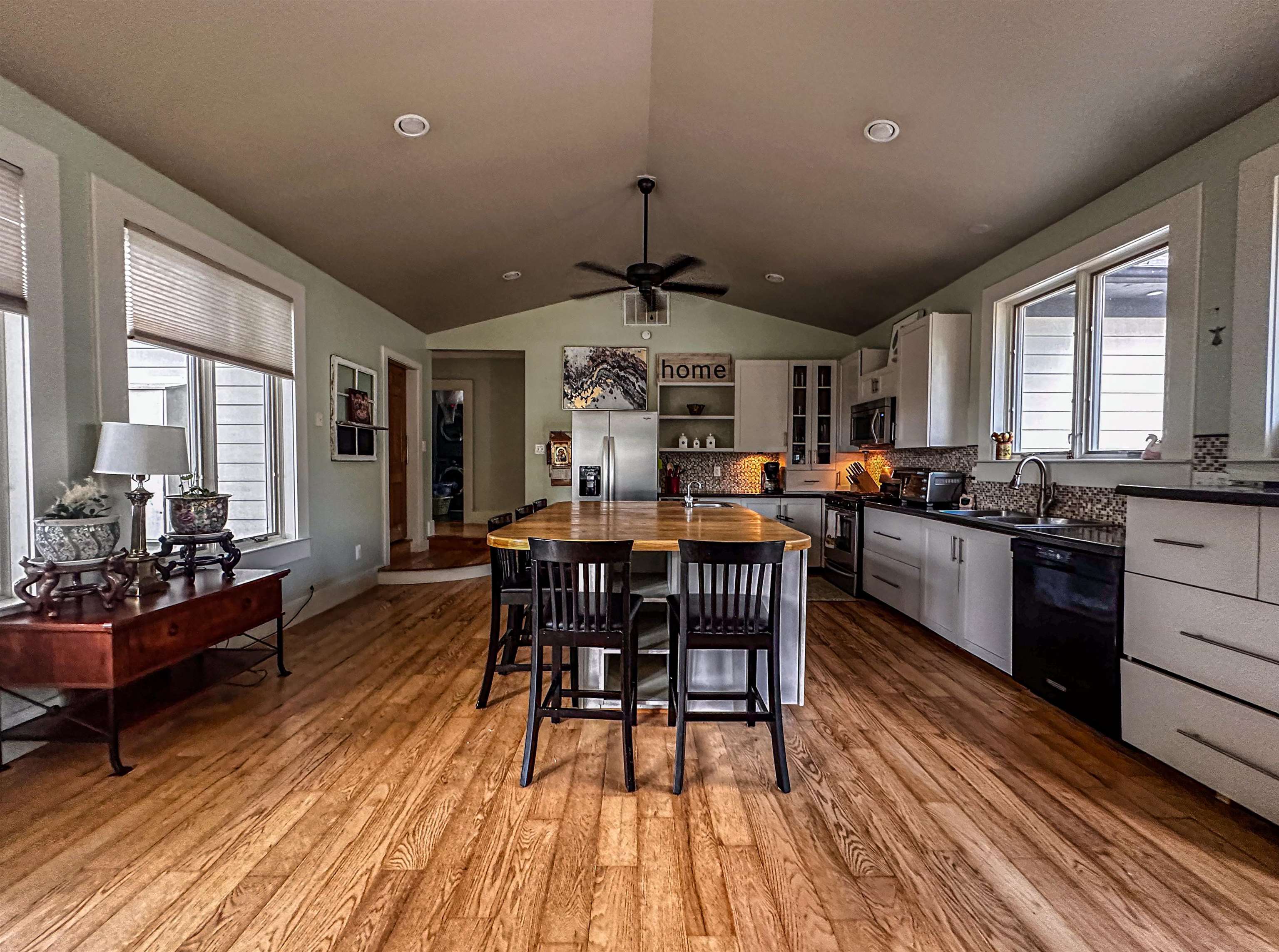 19 MT HERMON RD, MIDDLEBROOK, Virginia 24459, 4 Bedrooms Bedrooms, ,2 BathroomsBathrooms,Residential,Memories Farm House,19 MT HERMON RD,677220 MLS # 677220