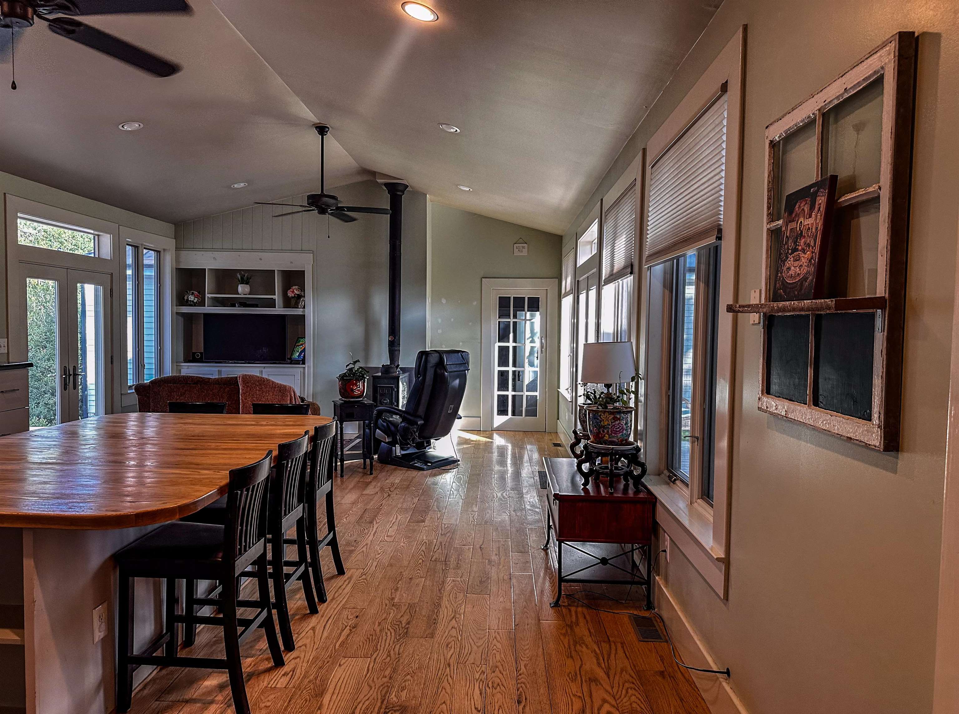 19 MT HERMON RD, MIDDLEBROOK, Virginia 24459, 4 Bedrooms Bedrooms, ,2 BathroomsBathrooms,Residential,Memories Farm House,19 MT HERMON RD,677220 MLS # 677220