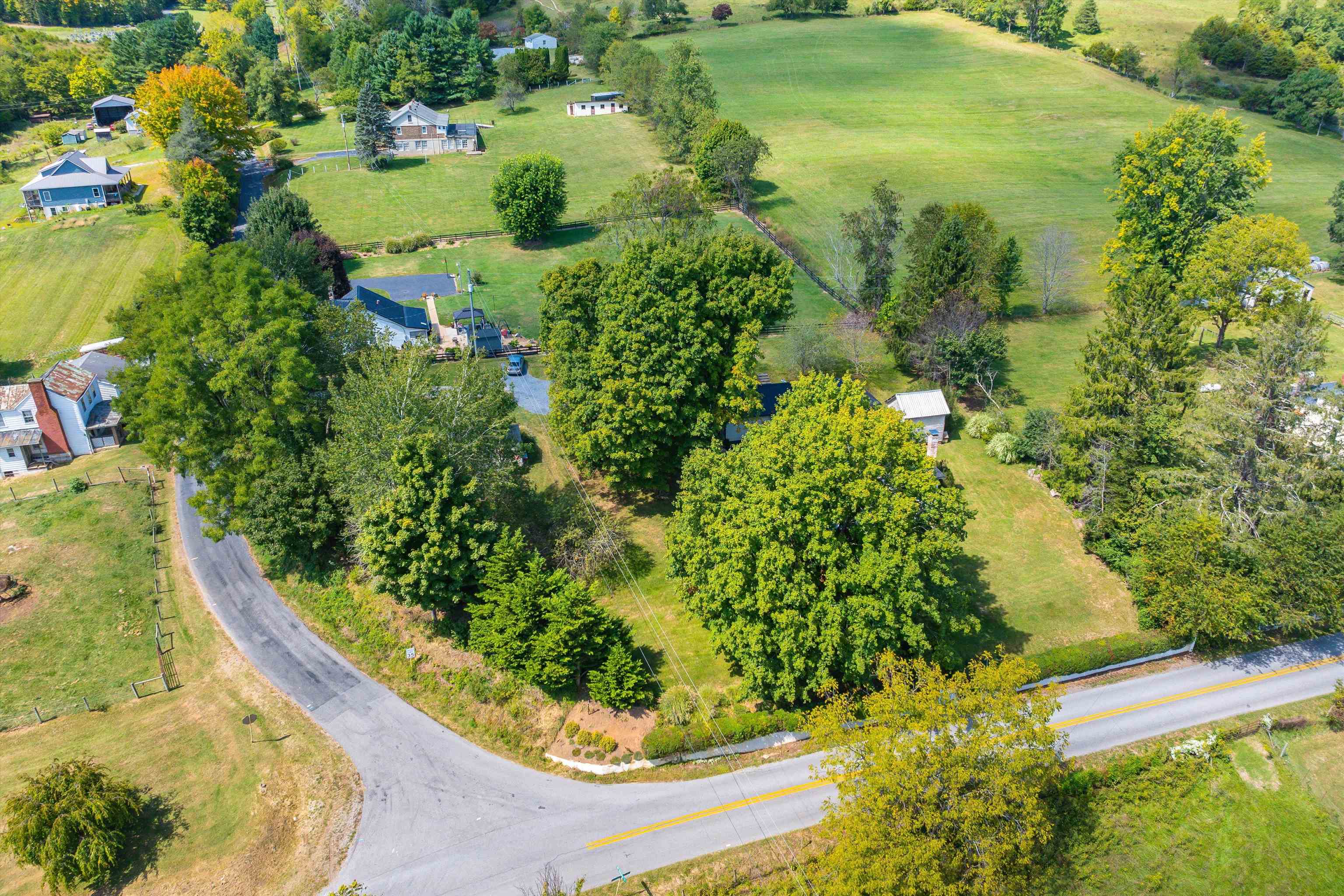 19 MT HERMON RD, MIDDLEBROOK, Virginia 24459, 4 Bedrooms Bedrooms, ,2 BathroomsBathrooms,Residential,Memories Farm House,19 MT HERMON RD,677220 MLS # 677220