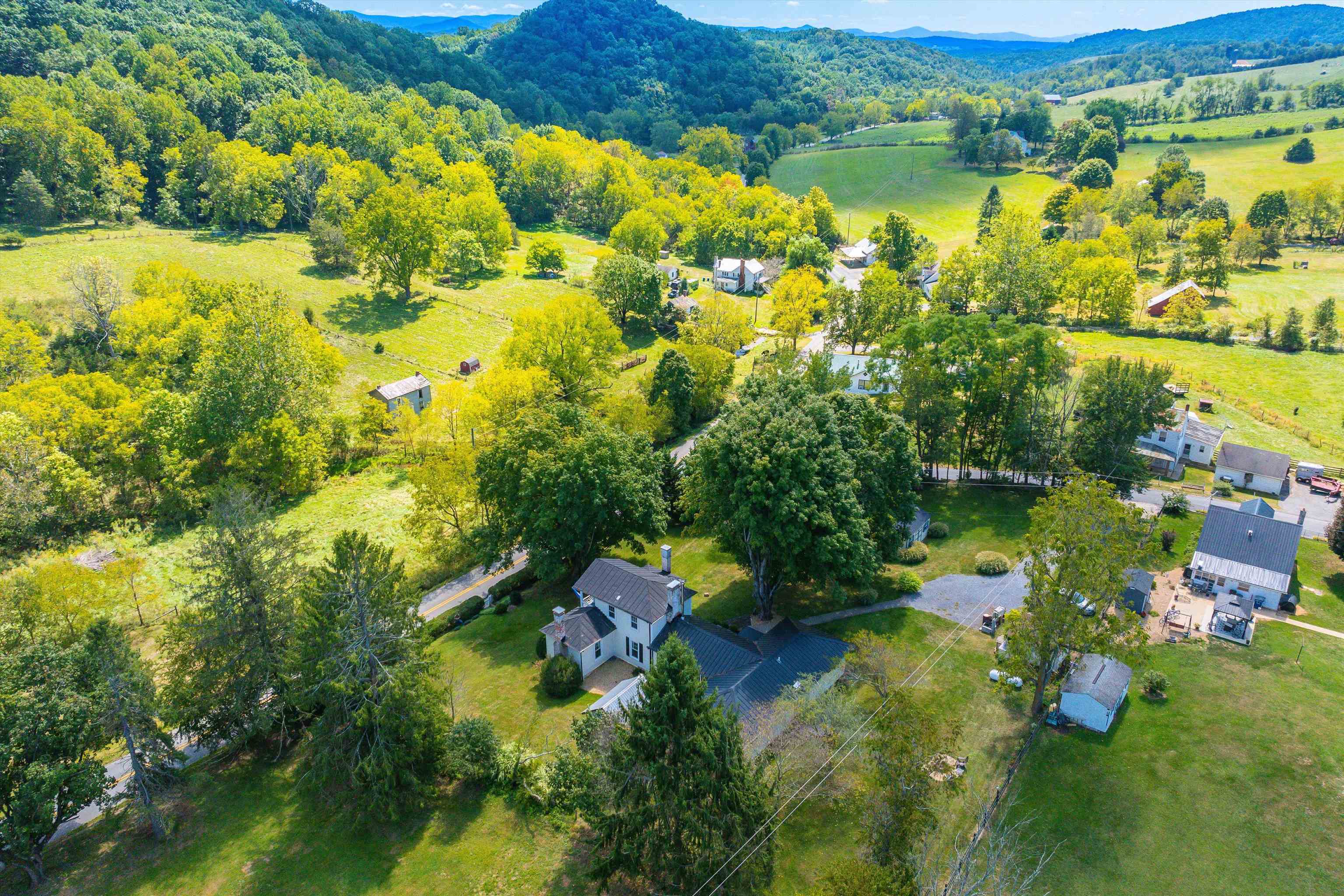 19 MT HERMON RD, MIDDLEBROOK, Virginia 24459, 4 Bedrooms Bedrooms, ,2 BathroomsBathrooms,Residential,Memories Farm House,19 MT HERMON RD,677220 MLS # 677220