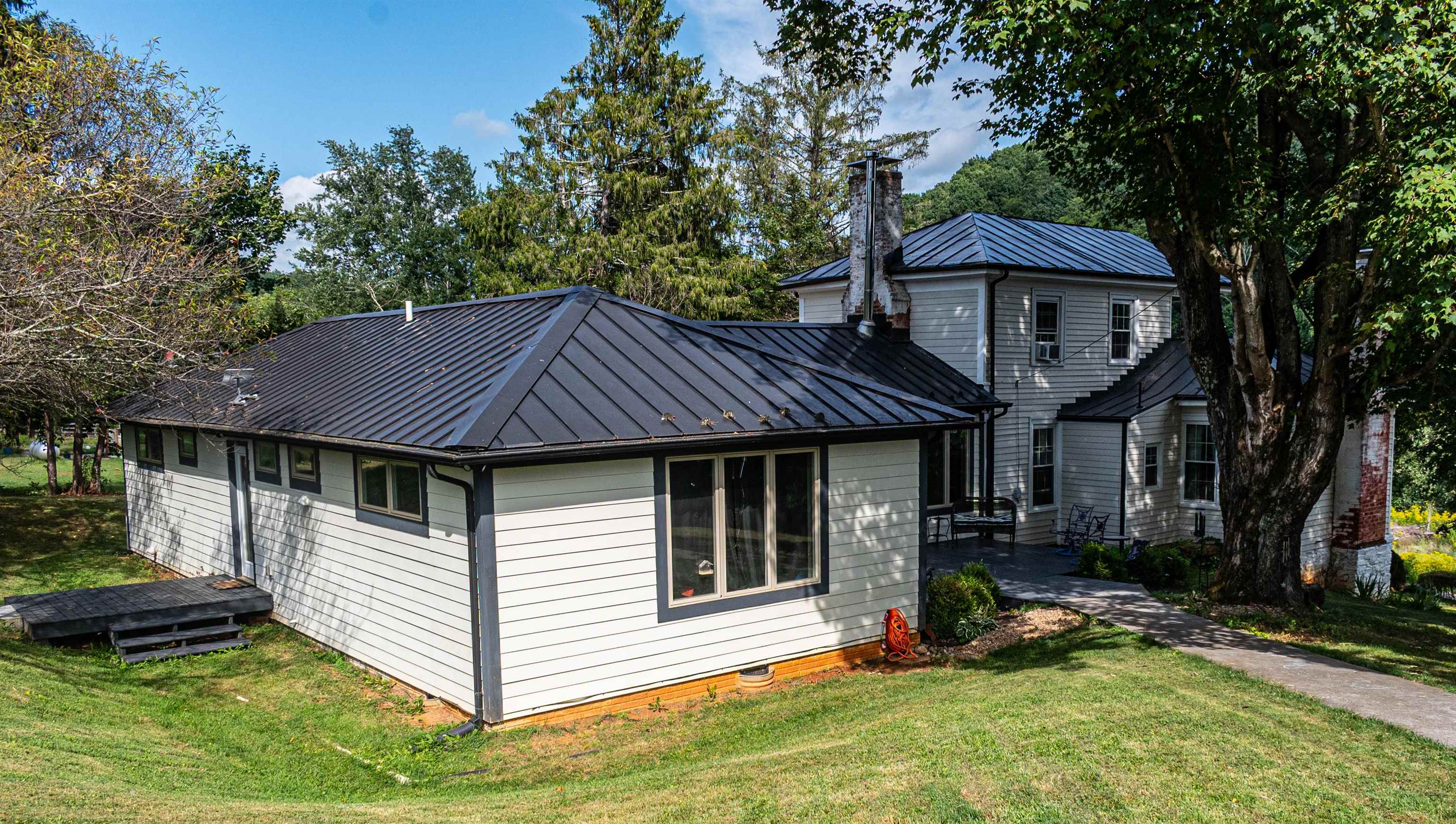 19 MT HERMON RD, MIDDLEBROOK, Virginia 24459, 4 Bedrooms Bedrooms, ,2 BathroomsBathrooms,Residential,Memories Farm House,19 MT HERMON RD,677220 MLS # 677220