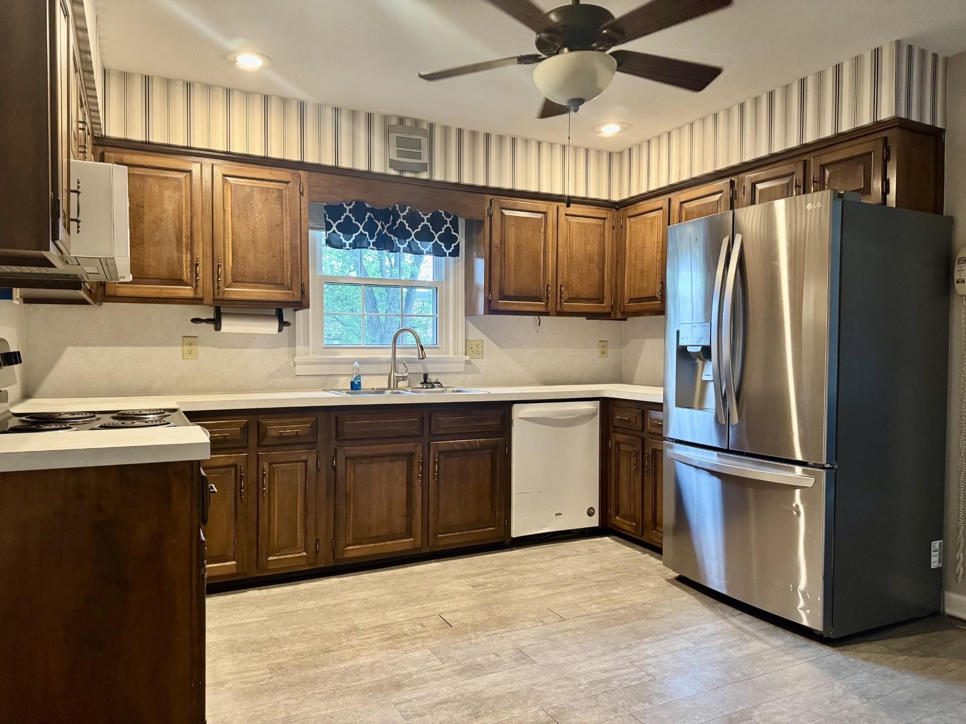 81 MIDDLEBROOK ST, HARRISONBURG, Virginia 22801, 3 Bedrooms Bedrooms, ,2 BathroomsBathrooms,Residential,81 MIDDLEBROOK ST,677221 MLS # 677221