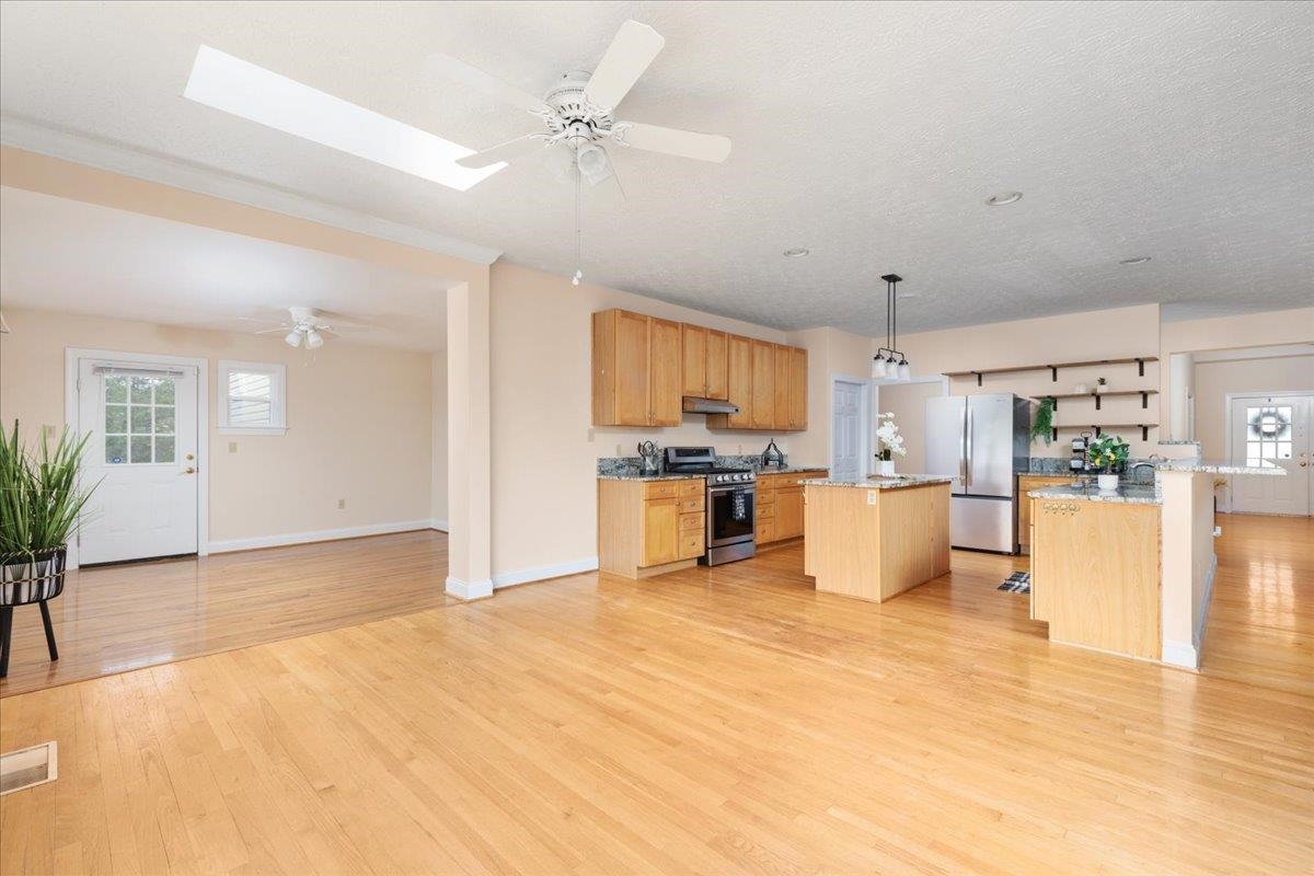 1050 ALMOND DR, LURAY, Virginia 22835, 5 Bedrooms Bedrooms, ,4 BathroomsBathrooms,Residential,1050 ALMOND DR,677232 MLS # 677232