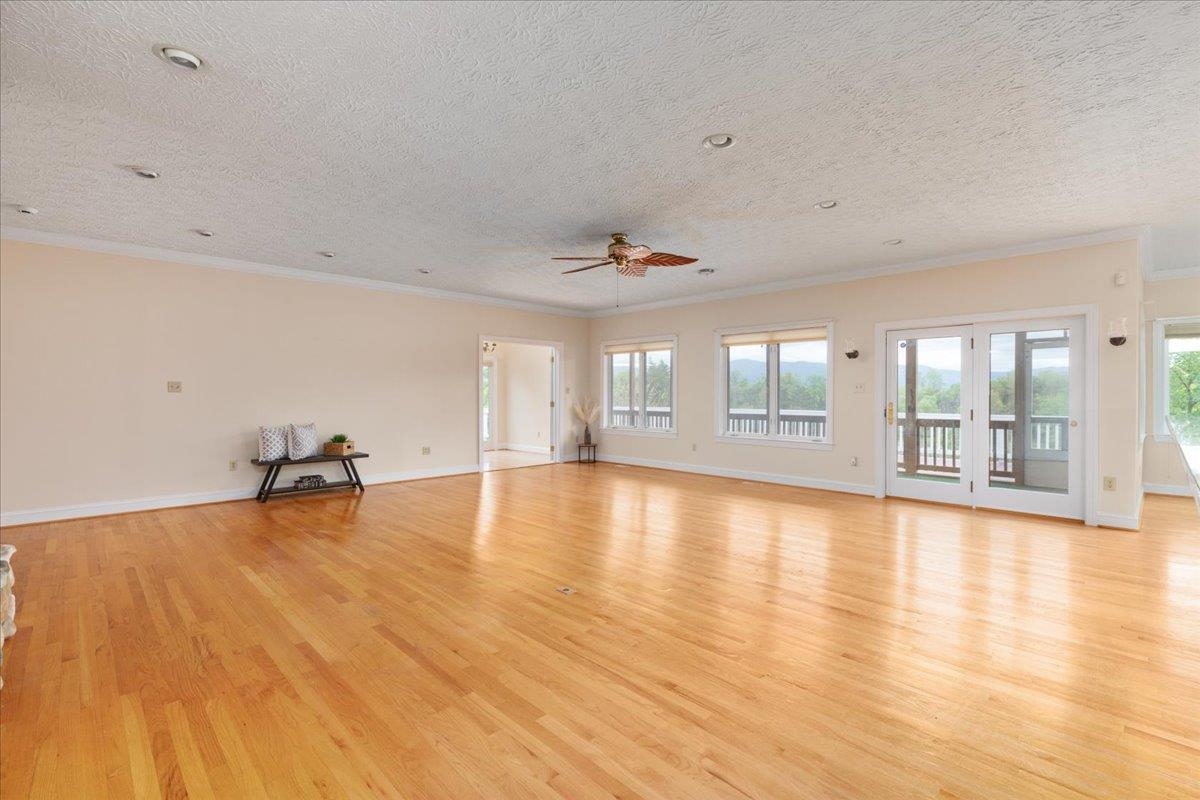 1050 ALMOND DR, LURAY, Virginia 22835, 5 Bedrooms Bedrooms, ,4 BathroomsBathrooms,Residential,1050 ALMOND DR,677232 MLS # 677232