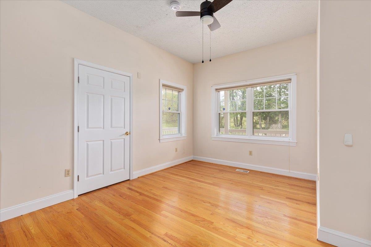 1050 ALMOND DR, LURAY, Virginia 22835, 5 Bedrooms Bedrooms, ,4 BathroomsBathrooms,Residential,1050 ALMOND DR,677232 MLS # 677232