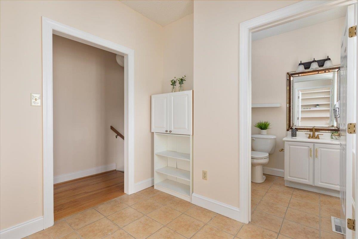 1050 ALMOND DR, LURAY, Virginia 22835, 5 Bedrooms Bedrooms, ,4 BathroomsBathrooms,Residential,1050 ALMOND DR,677232 MLS # 677232