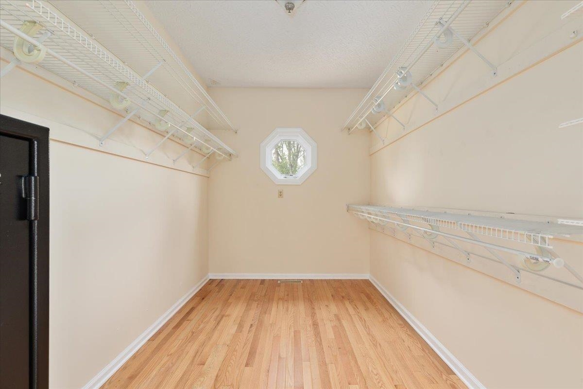 1050 ALMOND DR, LURAY, Virginia 22835, 5 Bedrooms Bedrooms, ,4 BathroomsBathrooms,Residential,1050 ALMOND DR,677232 MLS # 677232