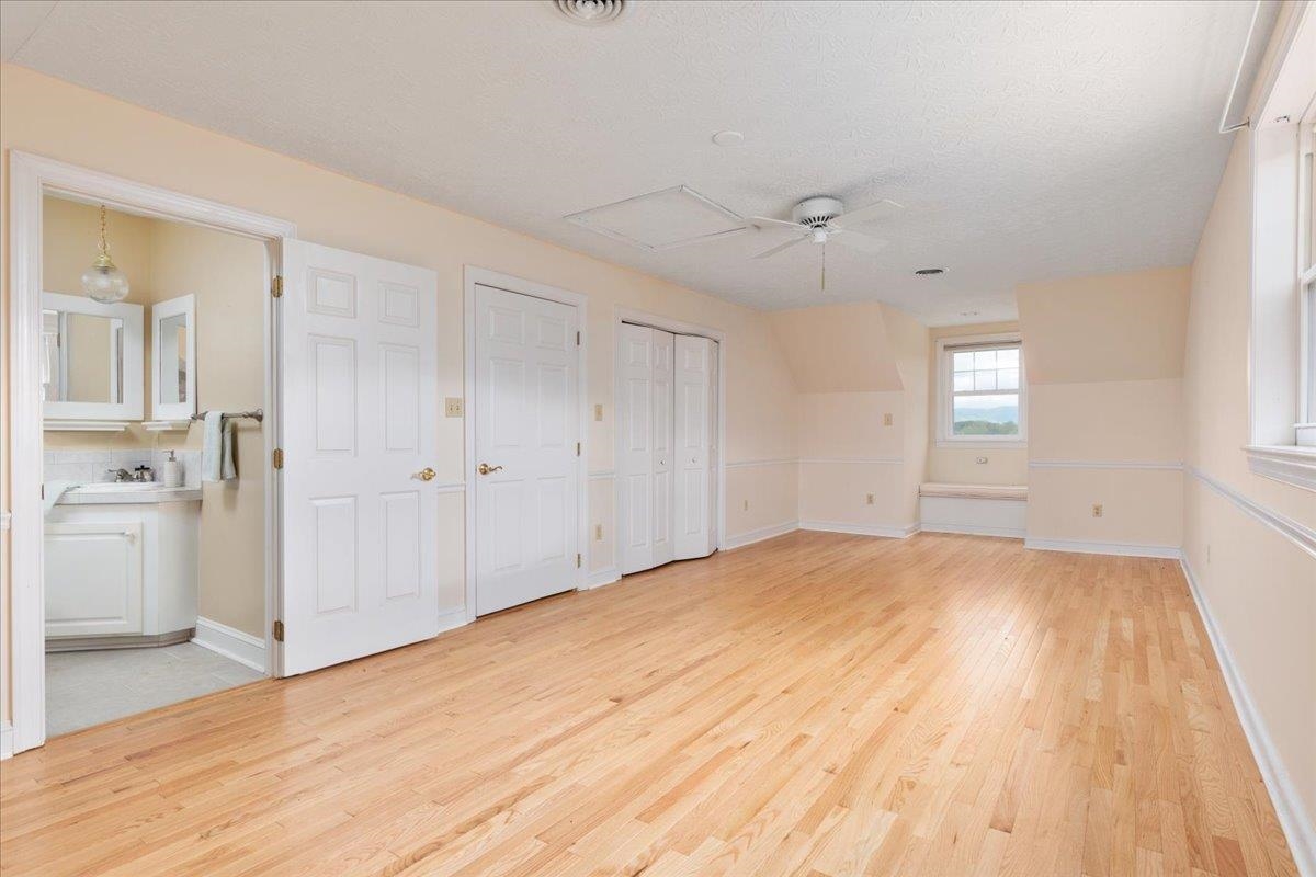 1050 ALMOND DR, LURAY, Virginia 22835, 5 Bedrooms Bedrooms, ,4 BathroomsBathrooms,Residential,1050 ALMOND DR,677232 MLS # 677232