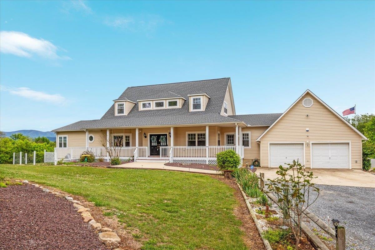 1050 ALMOND DR, LURAY, Virginia 22835, 5 Bedrooms Bedrooms, ,4 BathroomsBathrooms,Residential,1050 ALMOND DR,677232 MLS # 677232