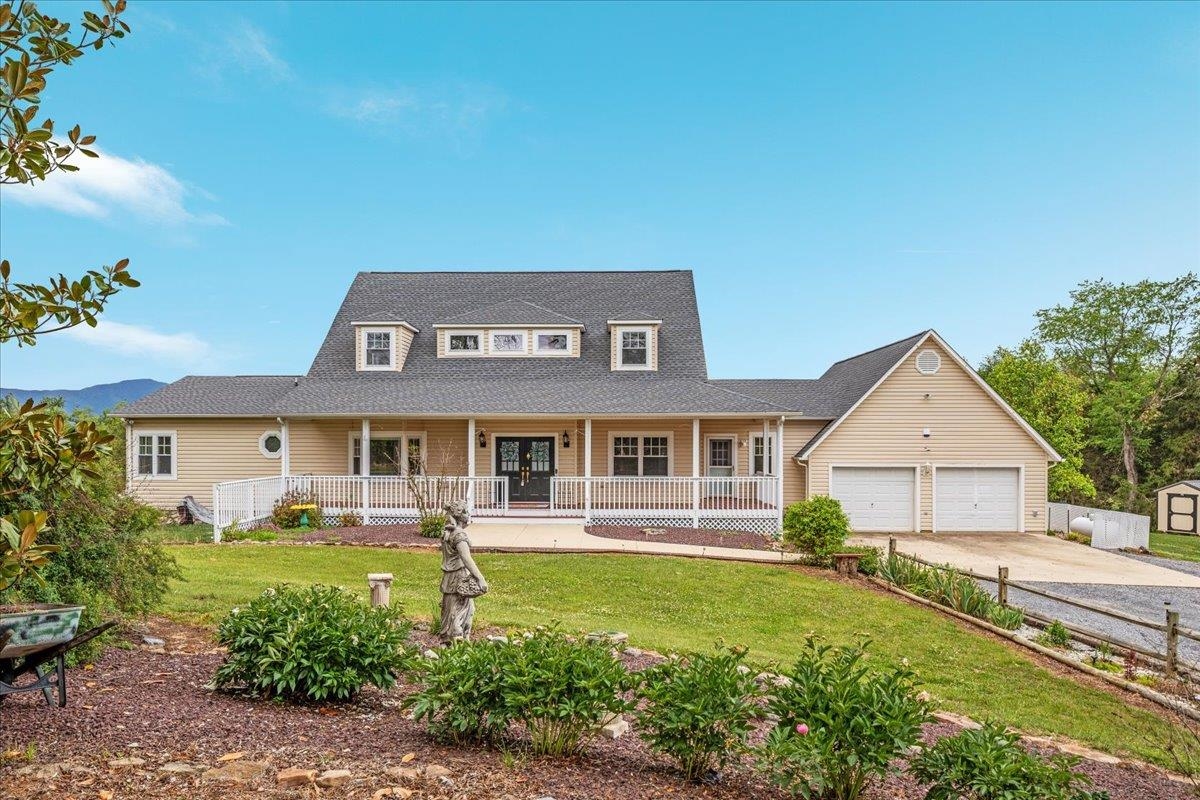 1050 ALMOND DR, LURAY, Virginia 22835, 5 Bedrooms Bedrooms, ,4 BathroomsBathrooms,Residential,1050 ALMOND DR,677232 MLS # 677232