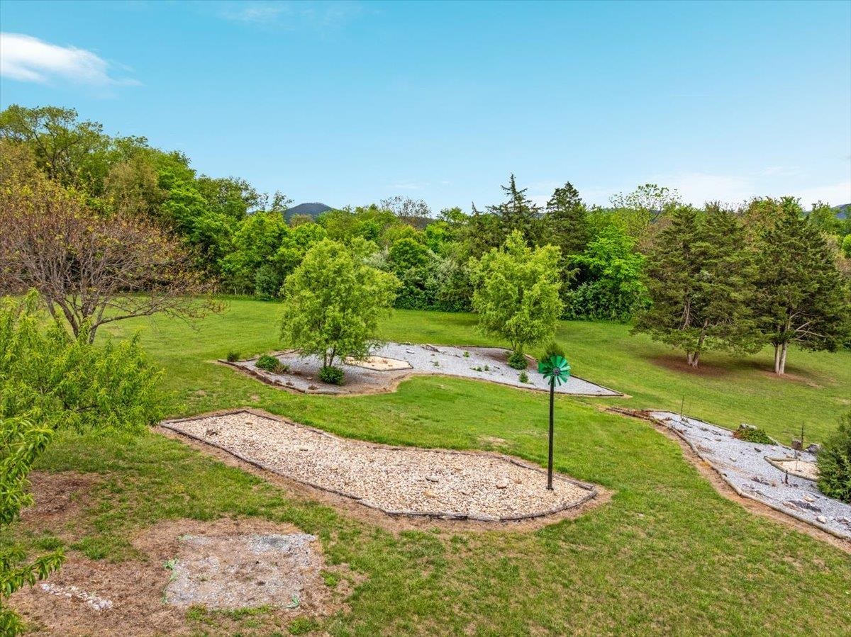 1050 ALMOND DR, LURAY, Virginia 22835, 5 Bedrooms Bedrooms, ,4 BathroomsBathrooms,Residential,1050 ALMOND DR,677232 MLS # 677232