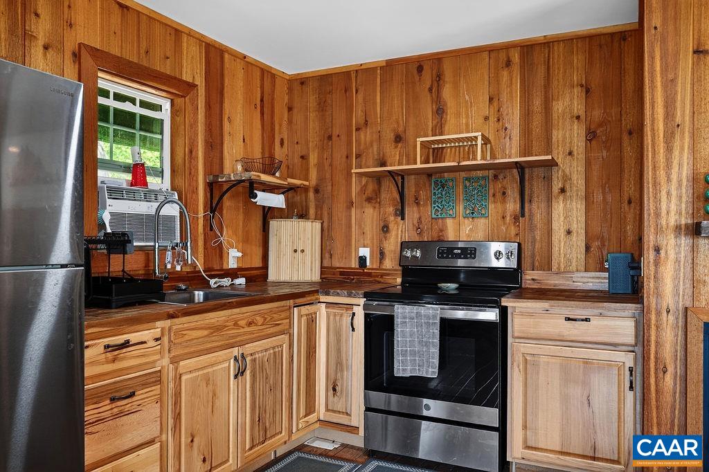 1494 SPRUCE CREEK LN, NELLYSFORD, Virginia 22958, 1 Bedroom Bedrooms, ,1 BathroomBathrooms,Residential,1494 SPRUCE CREEK LN,677234 MLS # 677234