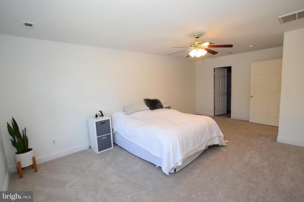 11912 TEESIDE DR, FREDERICKSBURG, Virginia 22407, 4 Bedrooms Bedrooms, ,3 BathroomsBathrooms,Residential,11912 TEESIDE DR,VASP2041474 MLS # VASP2041474 11912 TEESIDE DR, FREDERICKSBURG, Virginia 22407, 4 Bedrooms Bedrooms, ,3 BathroomsBathrooms,Residential,11912 TEESIDE DR,VASP2041474 MLS # VASP2041474