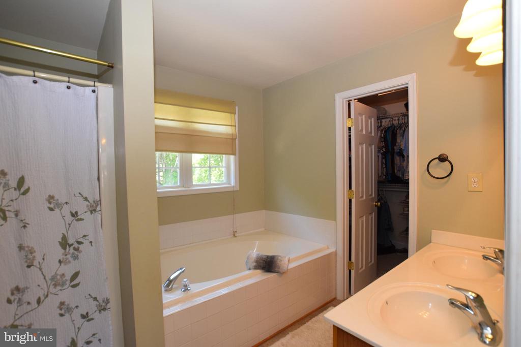11912 TEESIDE DR, FREDERICKSBURG, Virginia 22407, 4 Bedrooms Bedrooms, ,3 BathroomsBathrooms,Residential,11912 TEESIDE DR,VASP2041474 MLS # VASP2041474 11912 TEESIDE DR, FREDERICKSBURG, Virginia 22407, 4 Bedrooms Bedrooms, ,3 BathroomsBathrooms,Residential,11912 TEESIDE DR,VASP2041474 MLS # VASP2041474