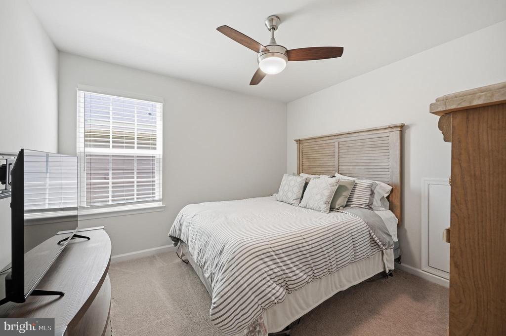 5316 HOLLEY OAK LN, FREDERICKSBURG, Virginia 22407, 4 Bedrooms Bedrooms, ,3 BathroomsBathrooms,Residential,5316 HOLLEY OAK LN,VASP2041610 MLS # VASP2041610