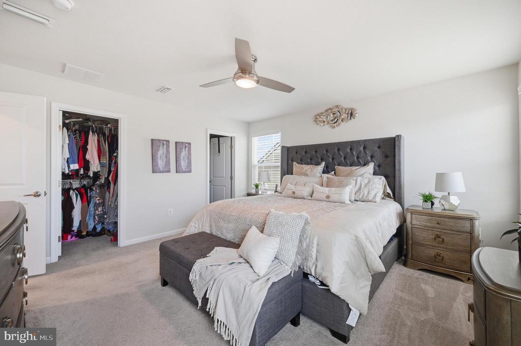 5316 HOLLEY OAK LN, FREDERICKSBURG, Virginia 22407, 4 Bedrooms Bedrooms, ,3 BathroomsBathrooms,Residential,5316 HOLLEY OAK LN,VASP2041610 MLS # VASP2041610